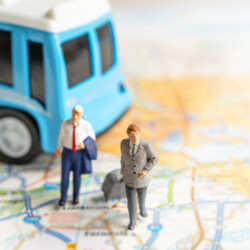 Airport Shuttle Bus & Transfer Services: What Are the Pros and Cons?